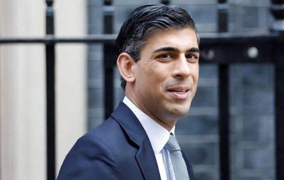 UK Prime Minister fined for not wearing car seat belt
