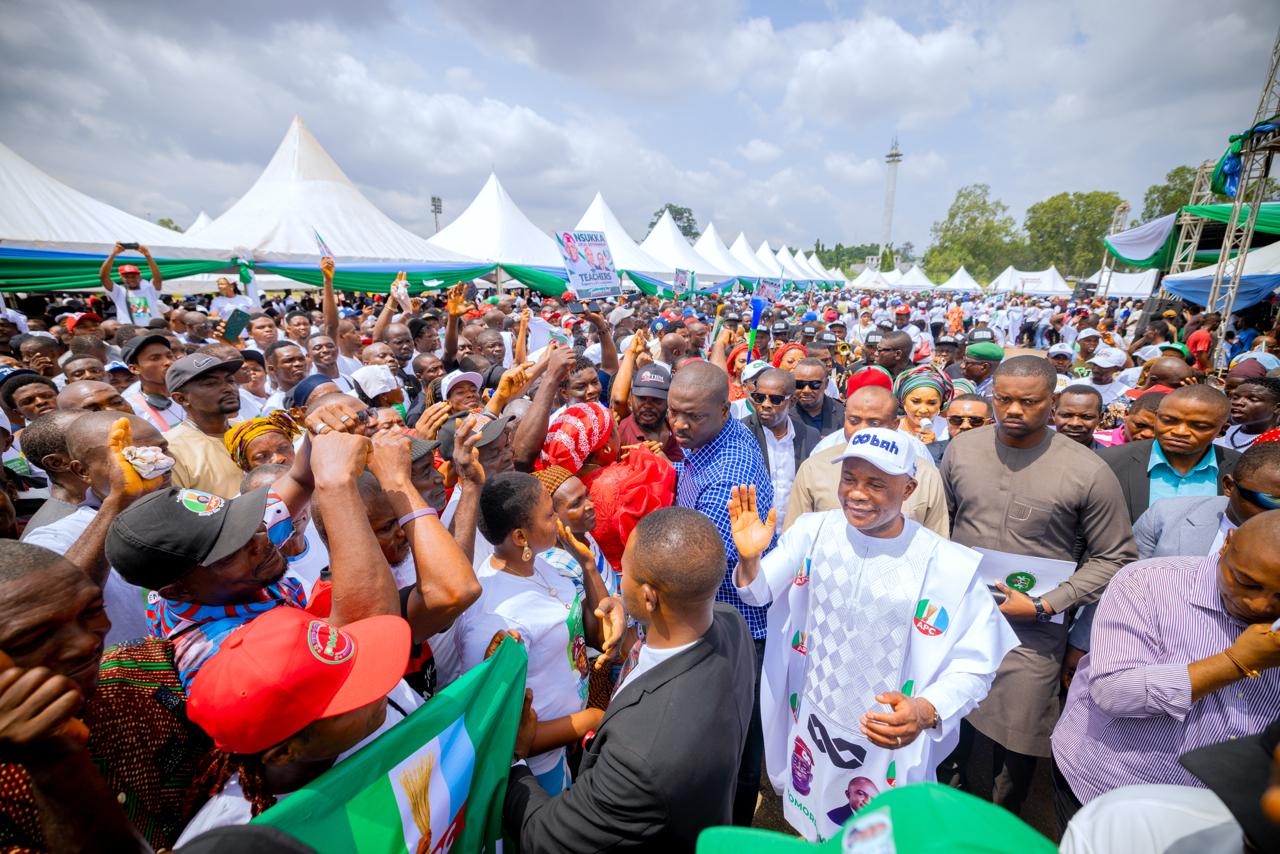 2027: Over 30,000 Enugu Teachers Endorse Mbah, Tinubu